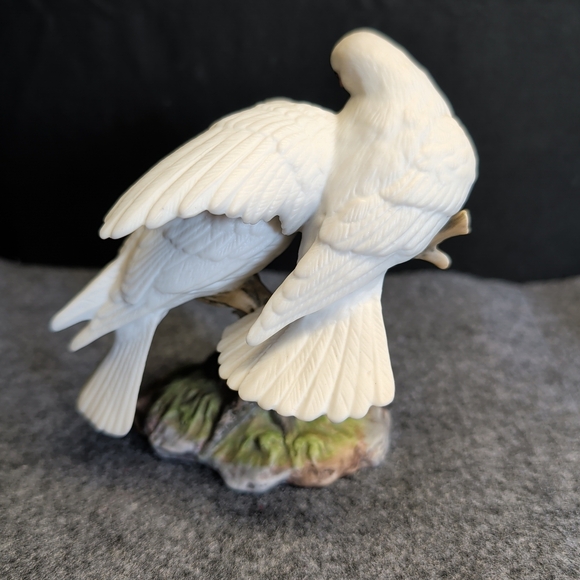 White Bird Figurine - Picture 3 of 7